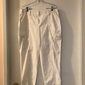 Chicos light weight cargo zip pocket cargo crops.